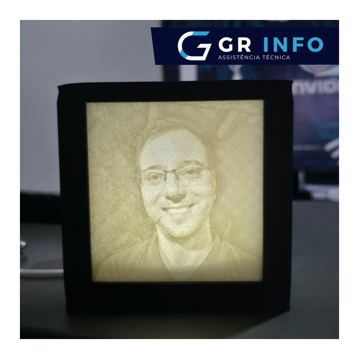 Luminária personalizada com 4 fotos em 3D